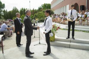 Iskolai ballagás és ünnepélyes díjátadó eseményfotózása – a fontos mérföldkövek és családi örökség dokumentálása a FotoFilo által Dabas